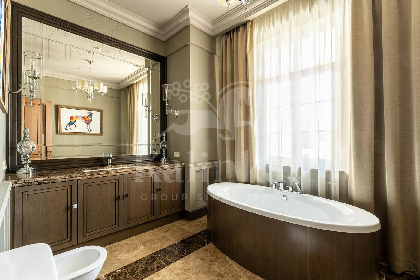 2-этажный коттедж 1 065 м² с отделкой