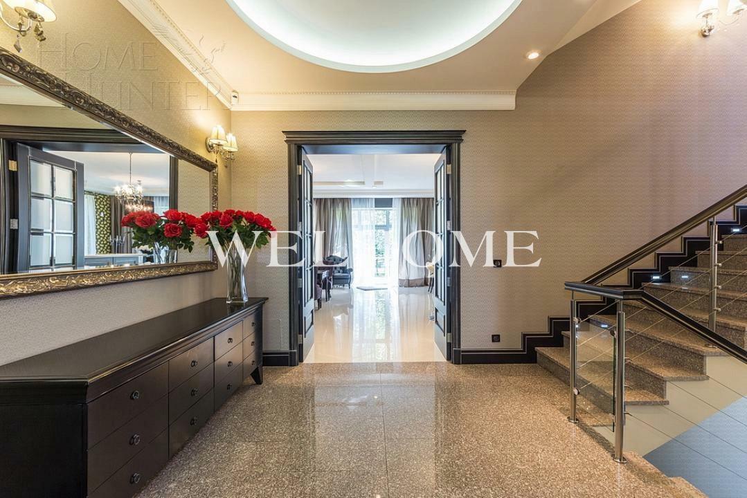 2-этажный коттедж 640 м² с отделкой