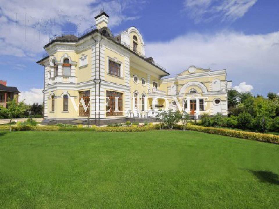 2-этажный коттедж 1 300 м² с отделкой