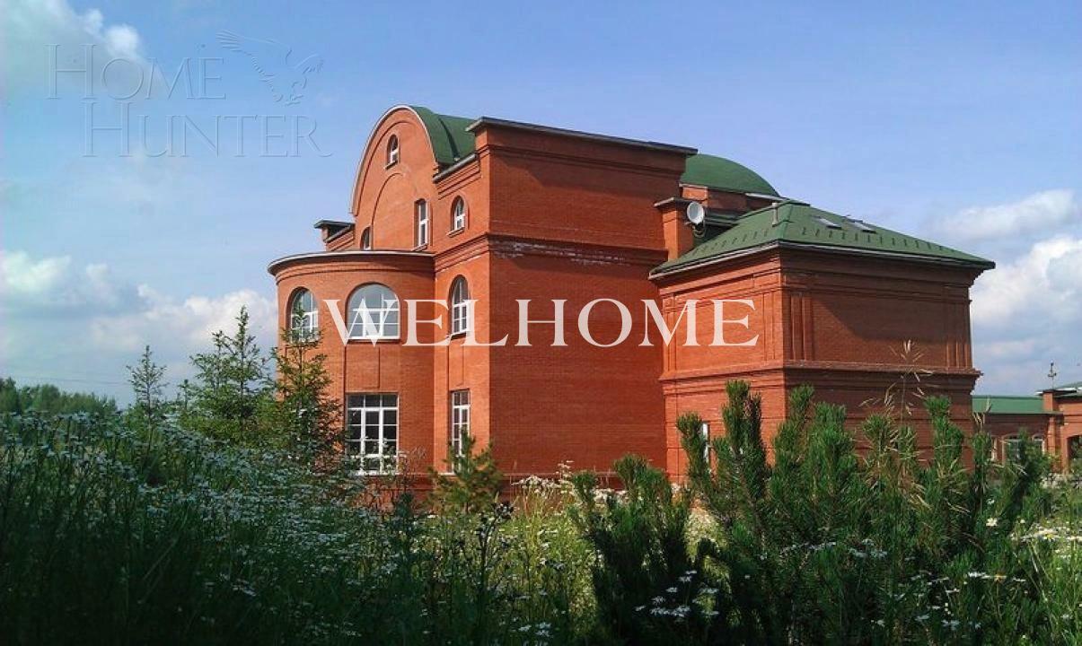 3-этажный коттедж 2 700 м² без отделки