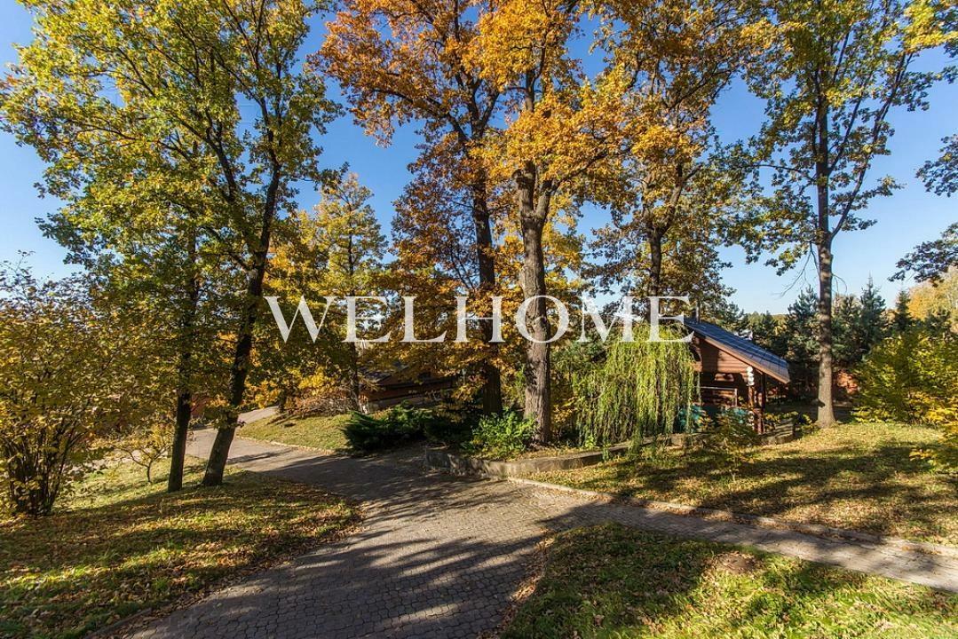 3-этажный коттедж 1 600 м² с отделкой