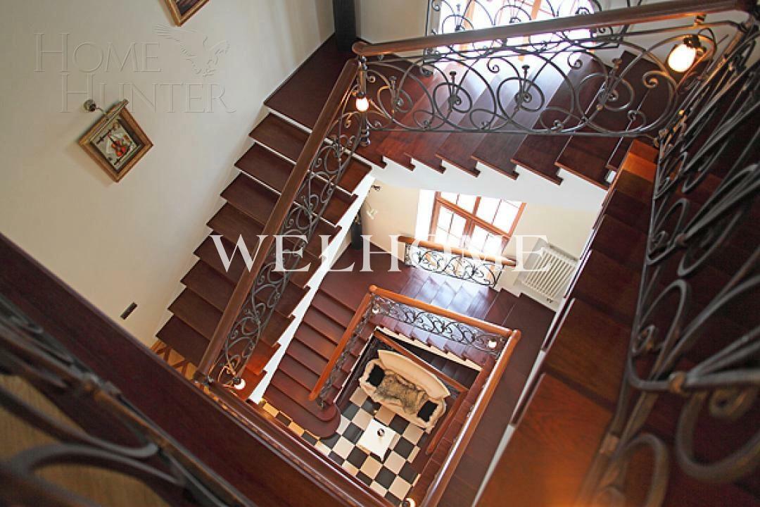 2-этажный коттедж 1 300 м² с отделкой