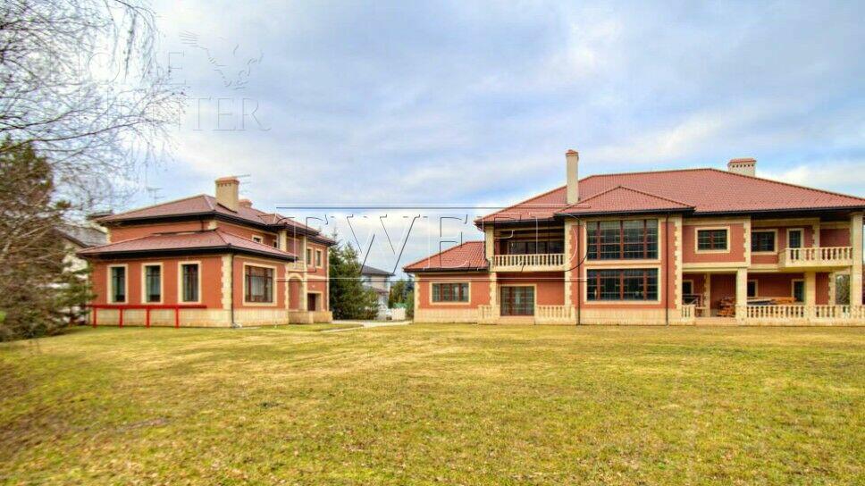 2-этажный коттедж 1 050 м² без отделки