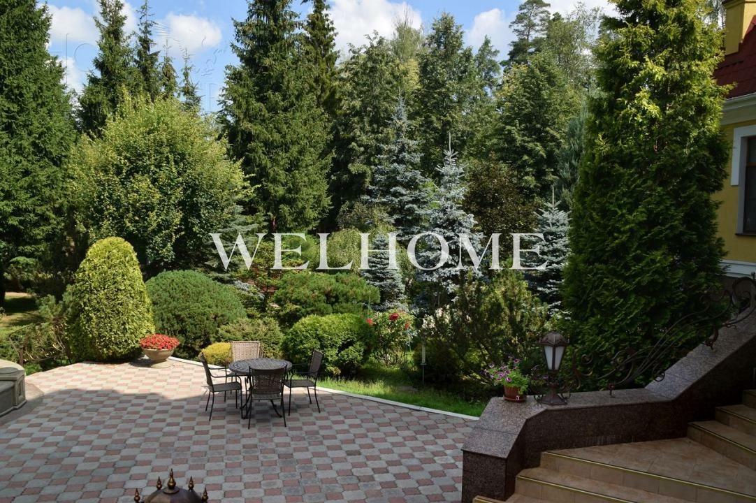 3-этажный коттедж 1 100 м² с отделкой