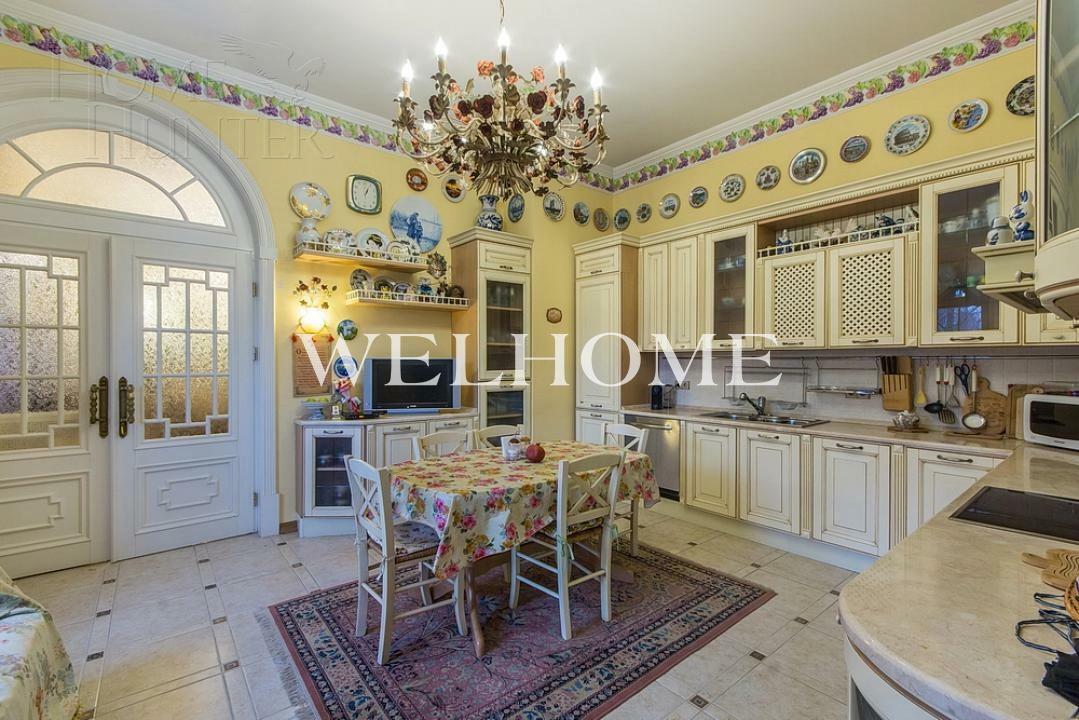 3-этажный коттедж 1 600 м² с отделкой