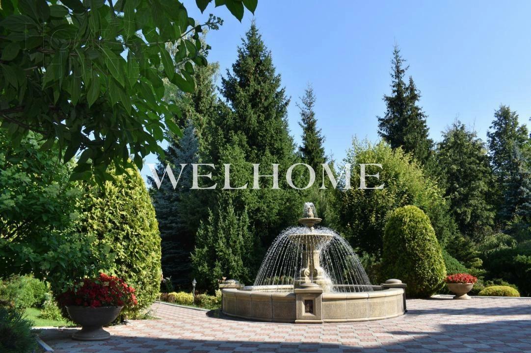 3-этажный коттедж 1 100 м² с отделкой