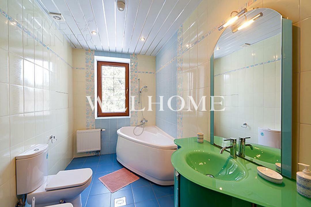 3-этажный коттедж 1 400 м² с отделкой