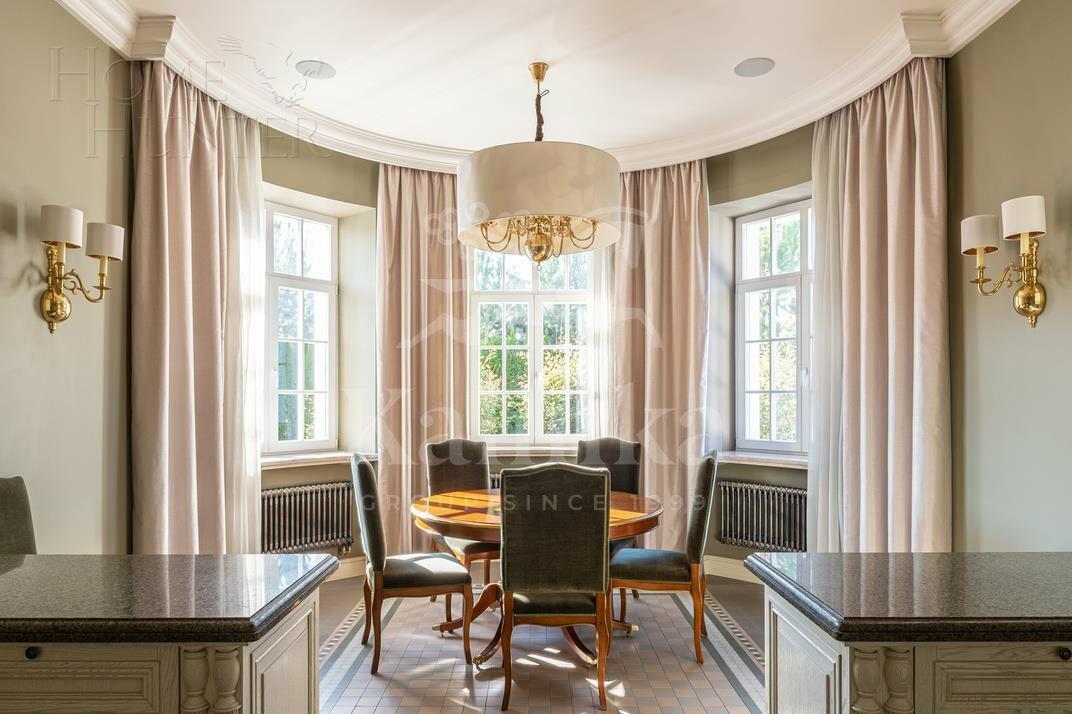 2-этажный коттедж 1 065 м² с отделкой