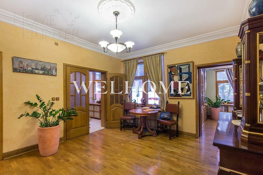 3-этажный коттедж 1 600 м² с отделкой