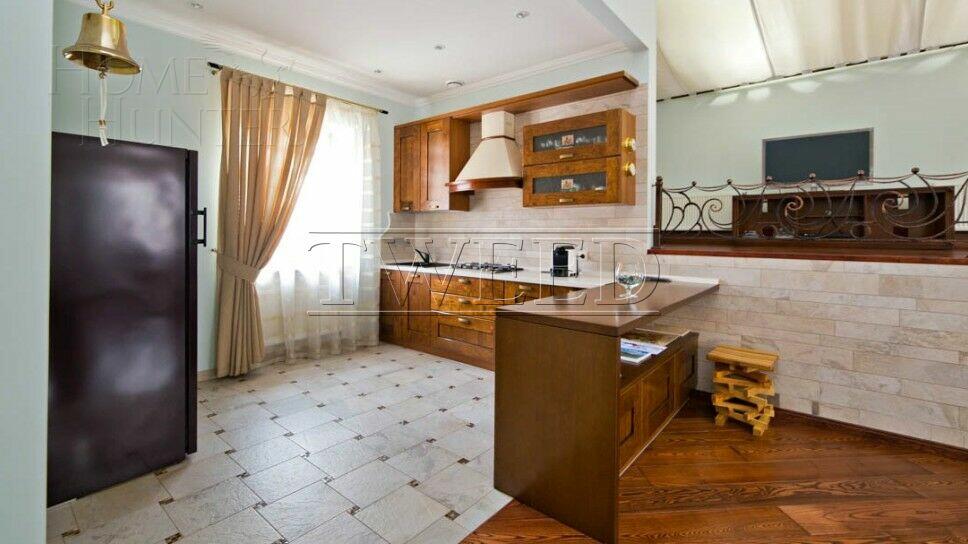 2-этажный коттедж 1 050 м² без отделки