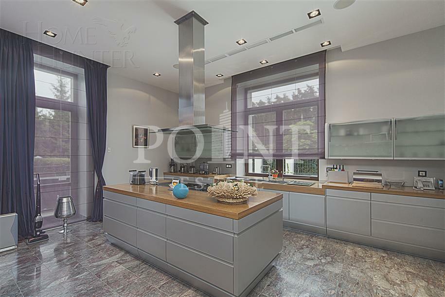 2-этажный коттедж 1 438 м² с отделкой