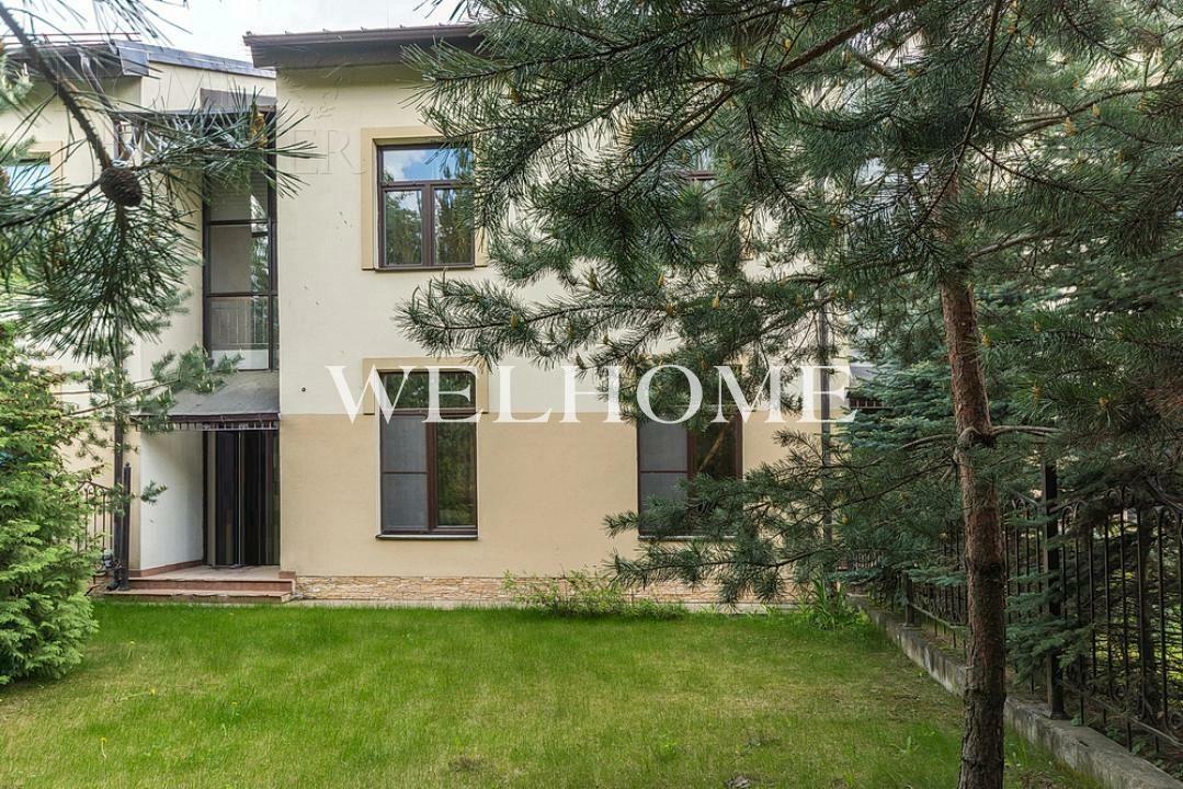 3-этажный таунхаус 350 м² с отделкой