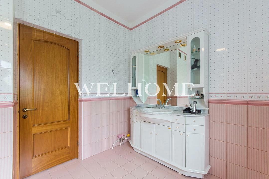 2-этажный коттедж 250 м² с отделкой