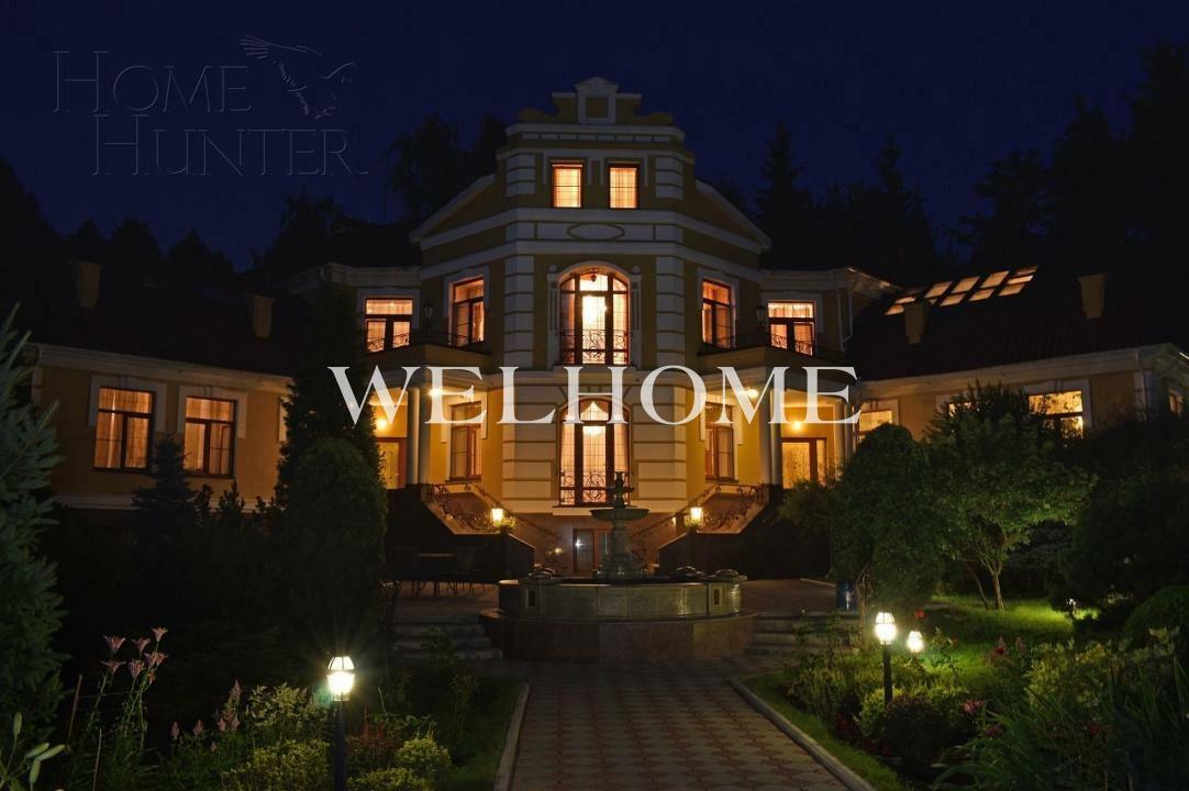 3-этажный коттедж 1 100 м² с отделкой