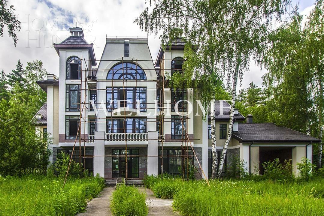 3-этажный коттедж 960 м² без отделки