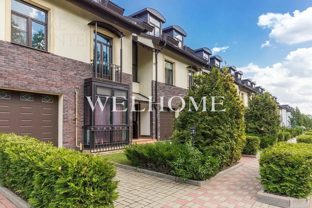 3-этажный таунхаус 350 м² с отделкой