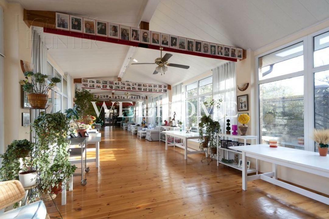 2-этажный коттедж 1 350 м² с отделкой