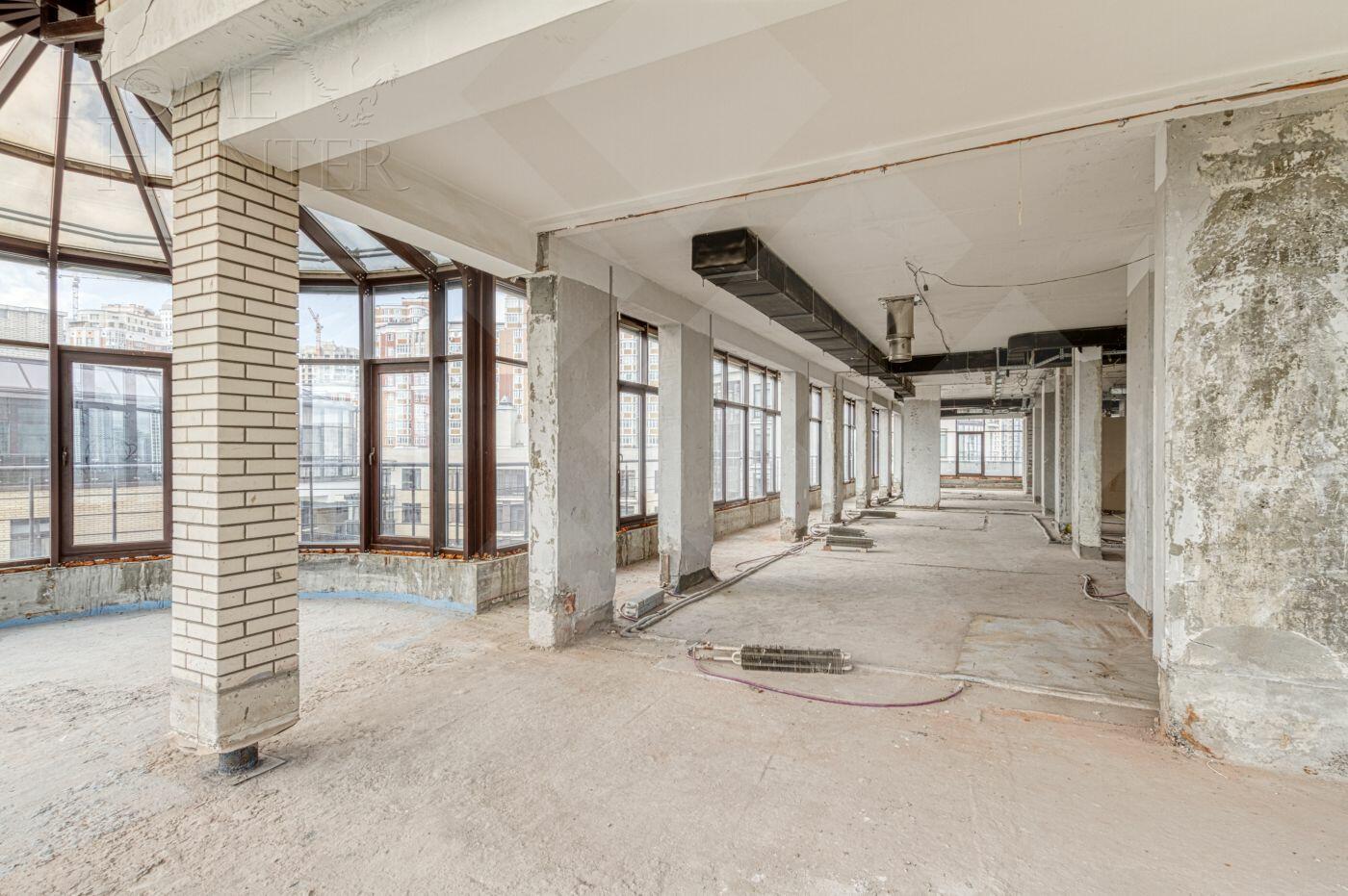 10-КОМН. ПЕНТХАУС БЕЗ ОТДЕЛКИ 690 М² НА 7 ЭТАЖЕ