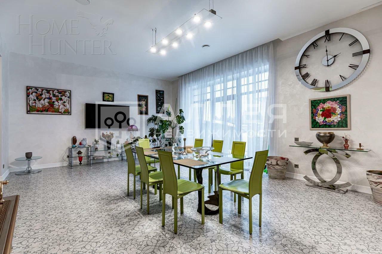 3-этажный коттедж 1 300 м² с отделкой