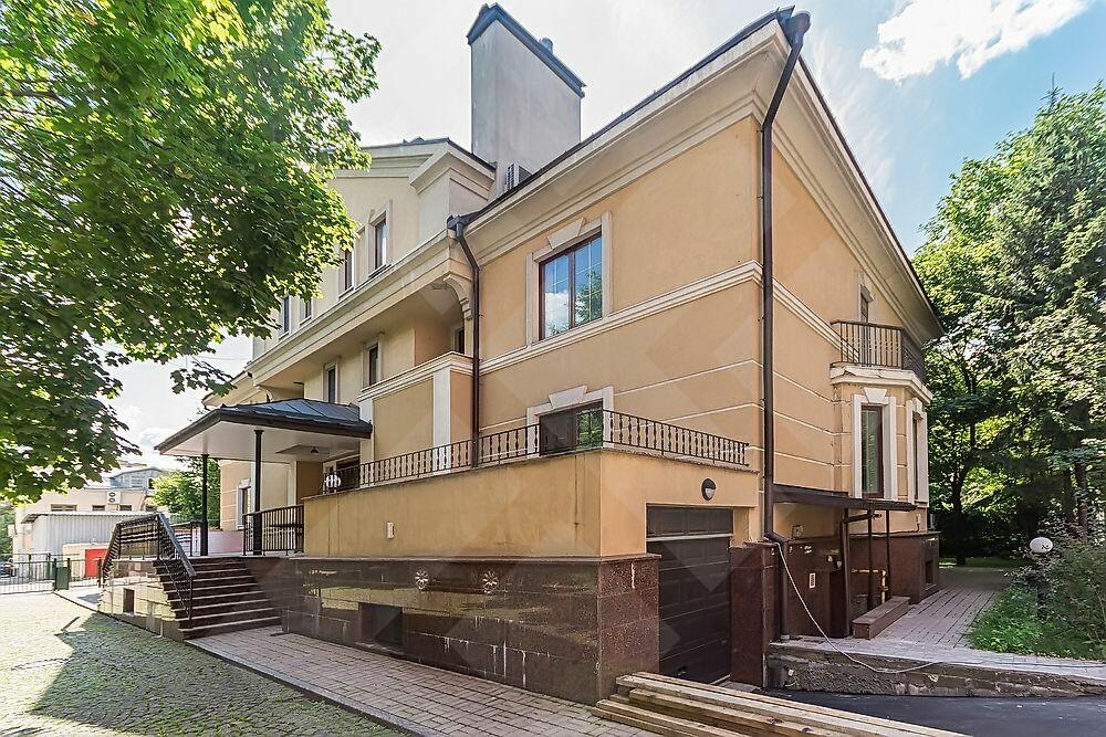 3-УРОВНЕВЫЙ ОСОБНЯК С ОТДЕЛКОЙ 1 040 М² НА 1 ЭТАЖЕ