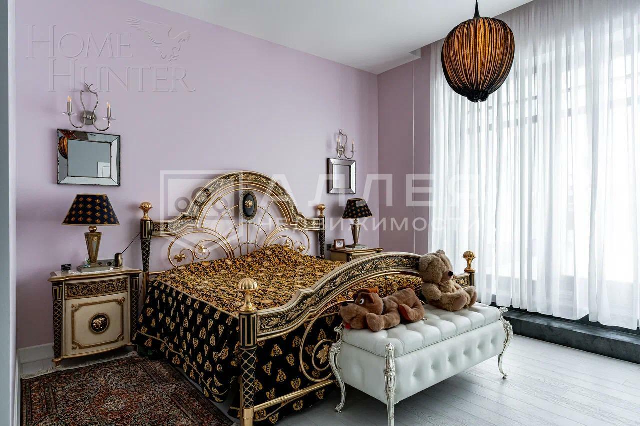 3-этажный коттедж 1 300 м² с отделкой