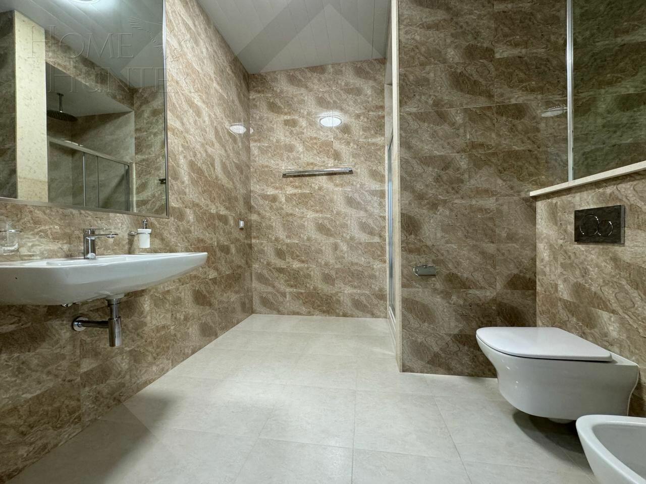 3-этажный таунхаус 360 м² с отделкой