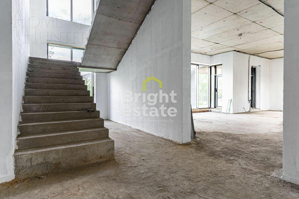 2-этажный коттедж 853.2 м² без отделки