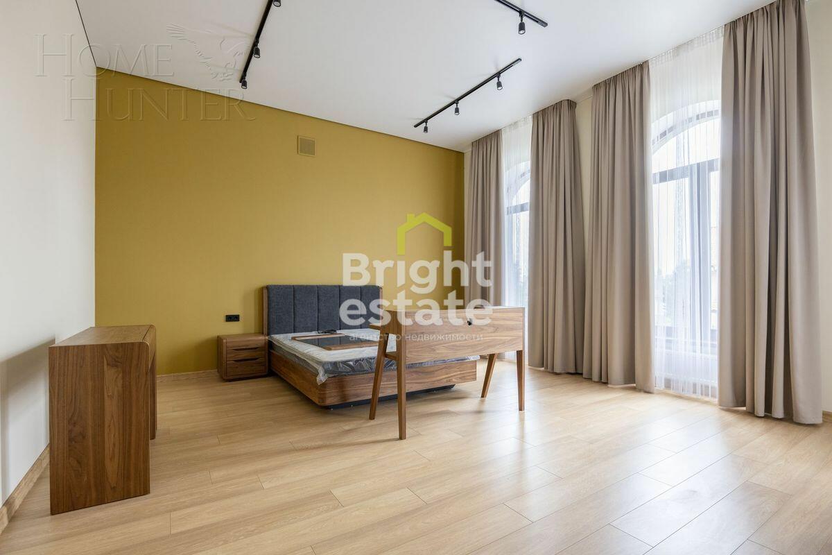 2-этажный коттедж 1 300 м² без отделки