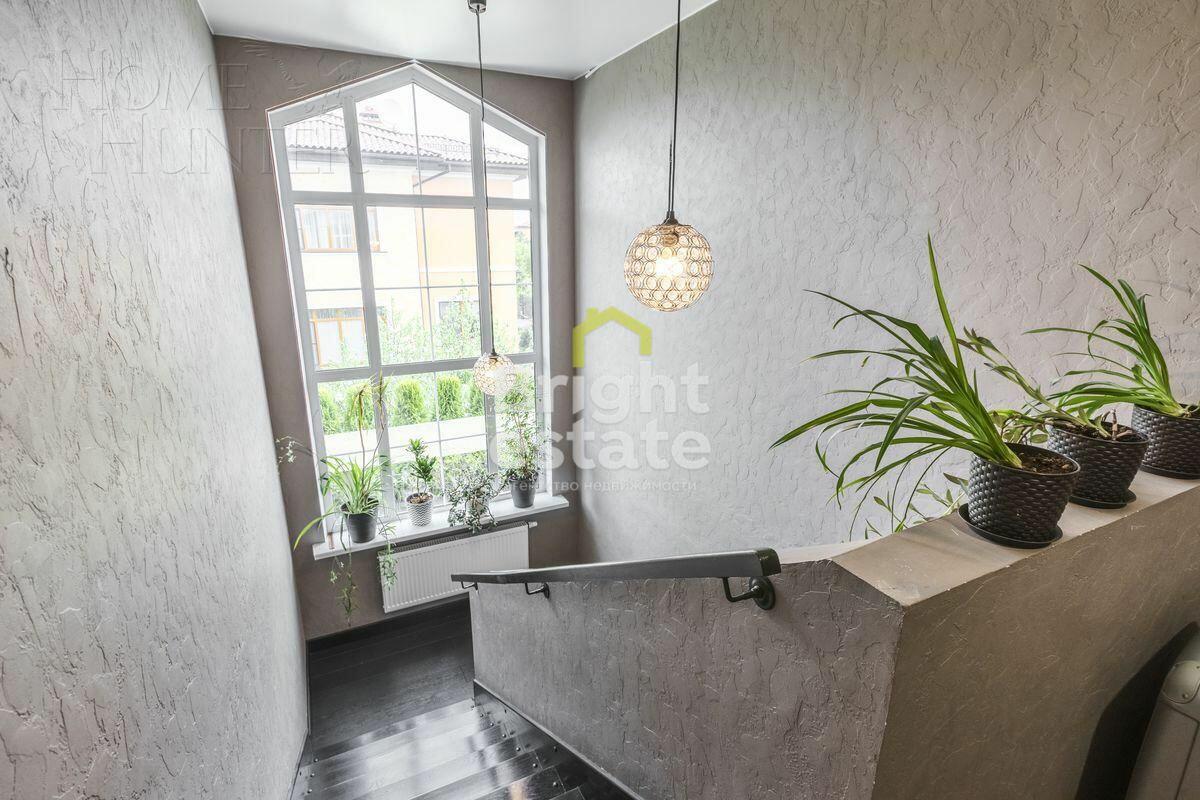 2-этажный коттедж 270 м² с отделкой