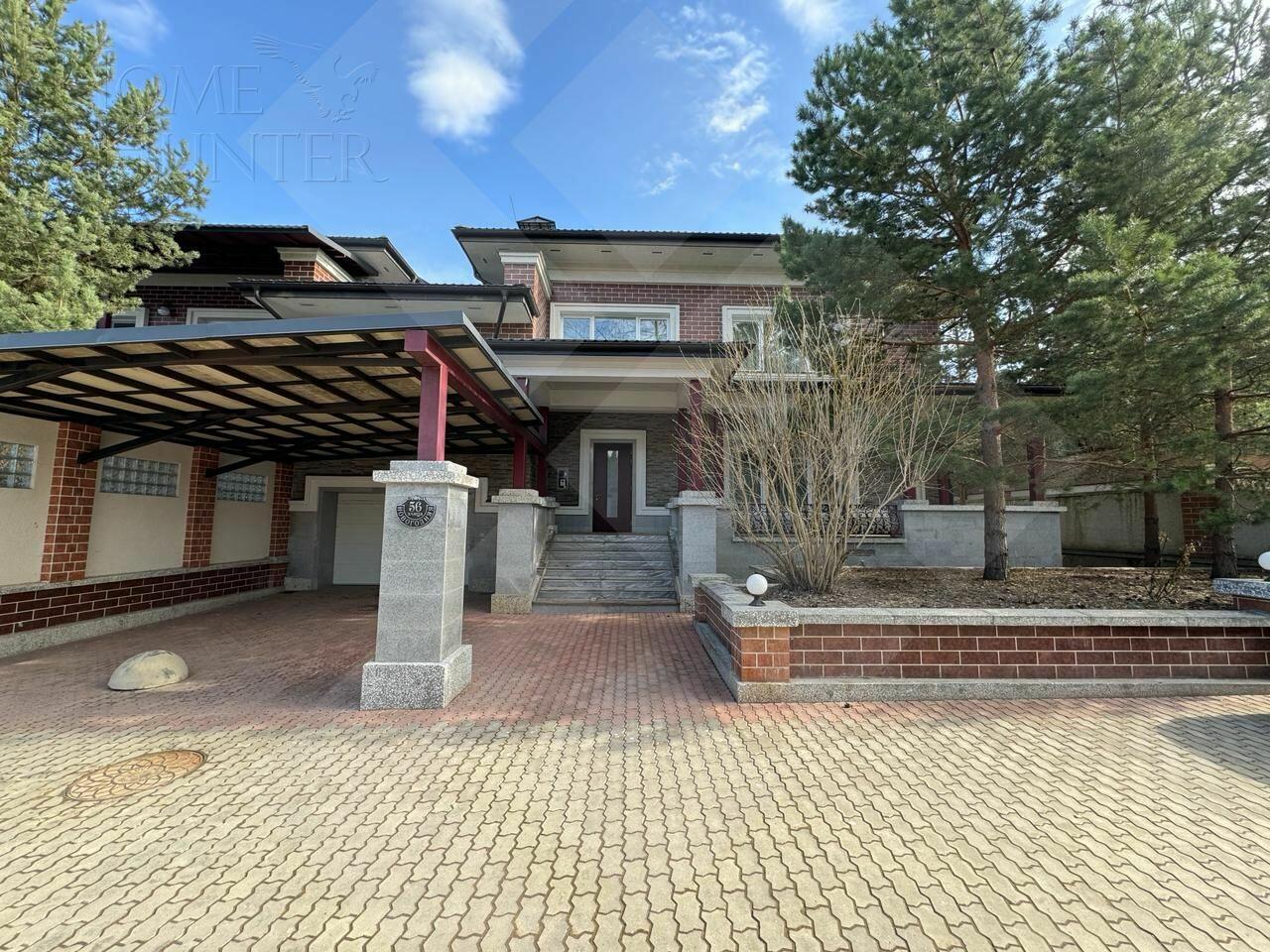 3-этажный таунхаус 360 м² с отделкой