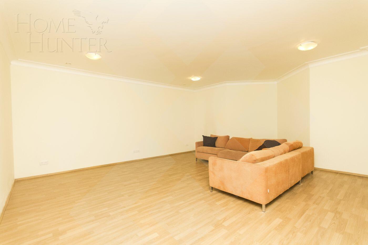 4-УРОВНЕВЫЙ ТАУНХАУС С ОТДЕЛКОЙ 450 М² НА 1 ЭТАЖЕ