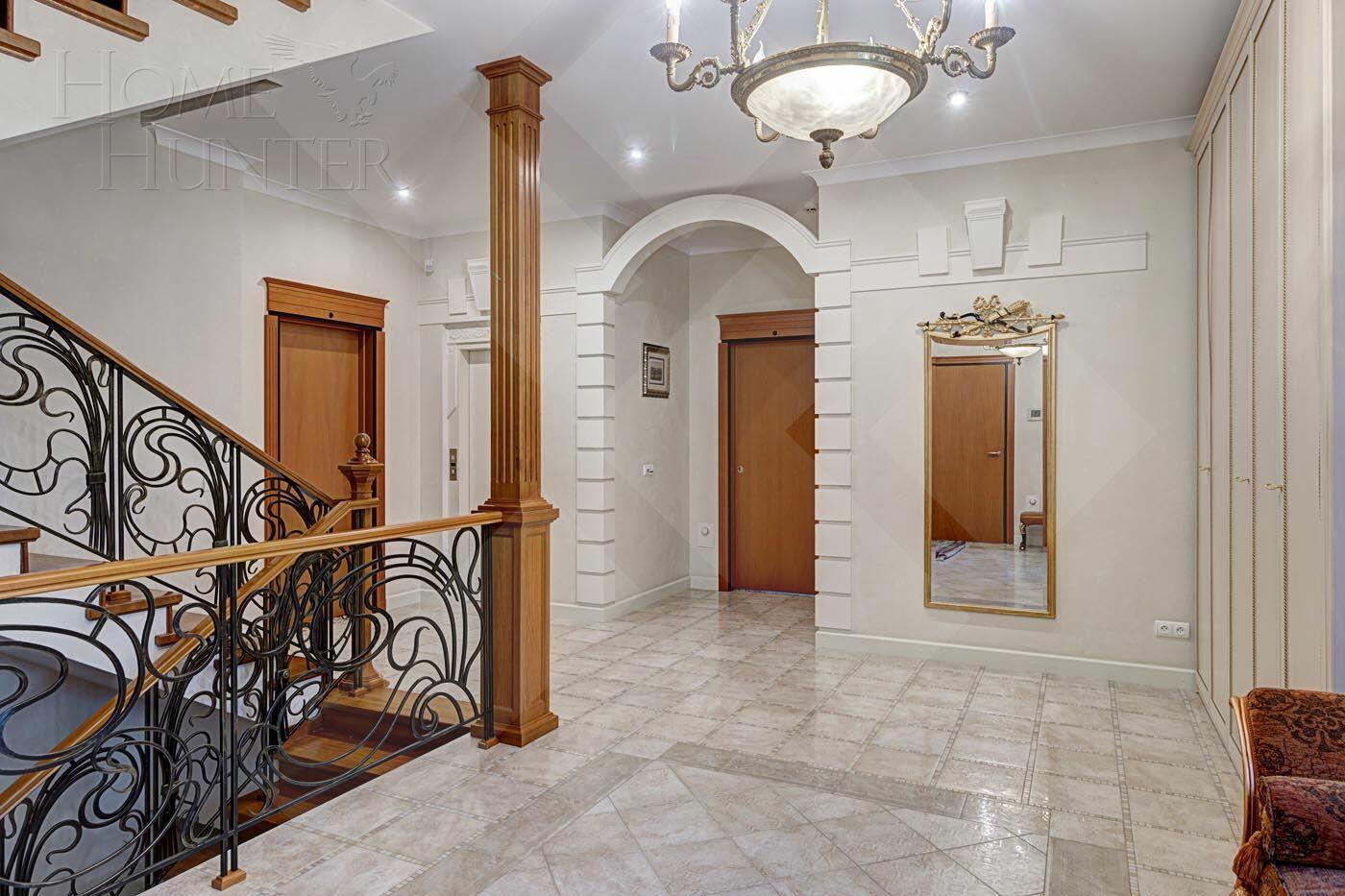 2-этажный коттедж 782.7 м² с отделкой