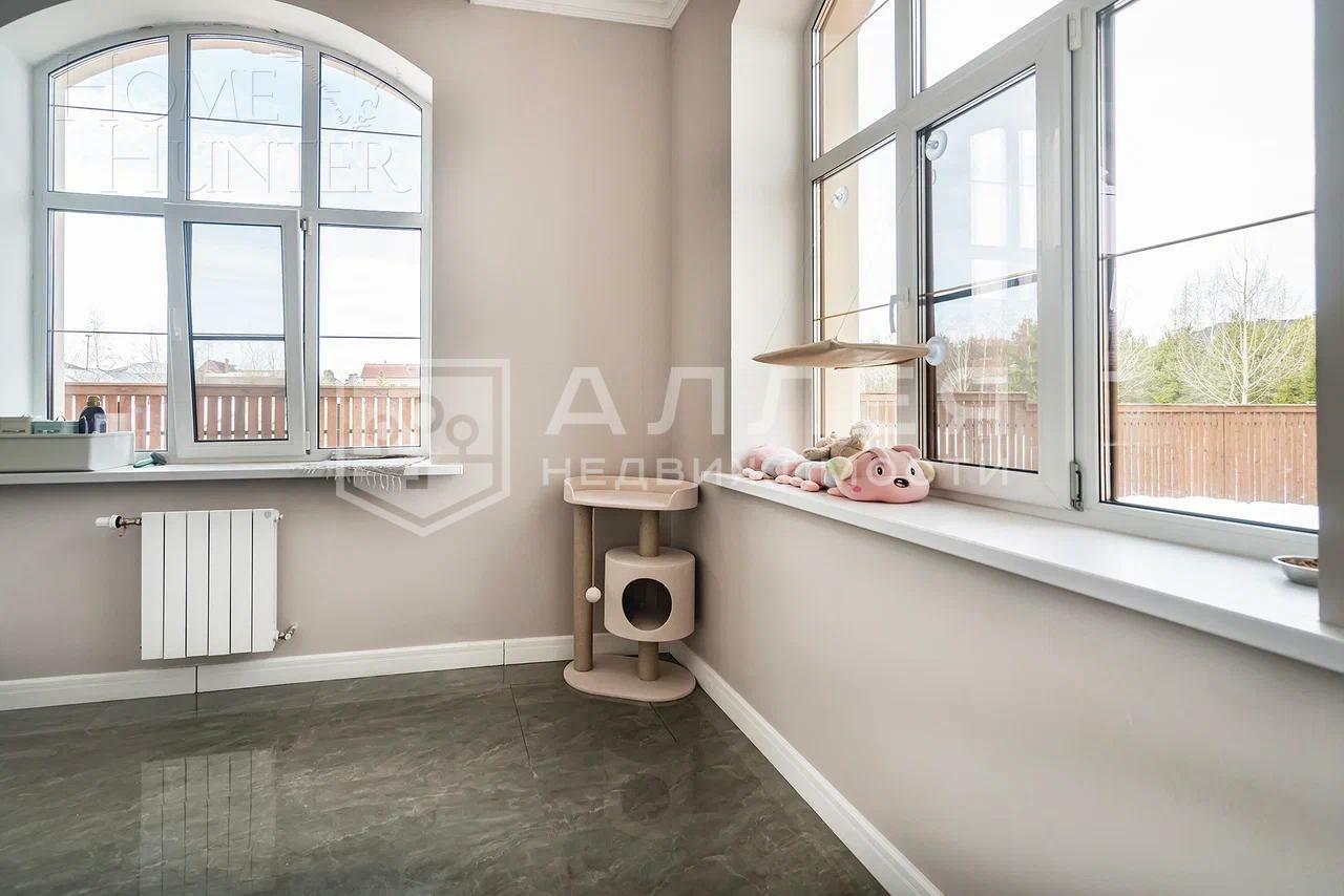 3-этажный коттедж 300 м² с отделкой