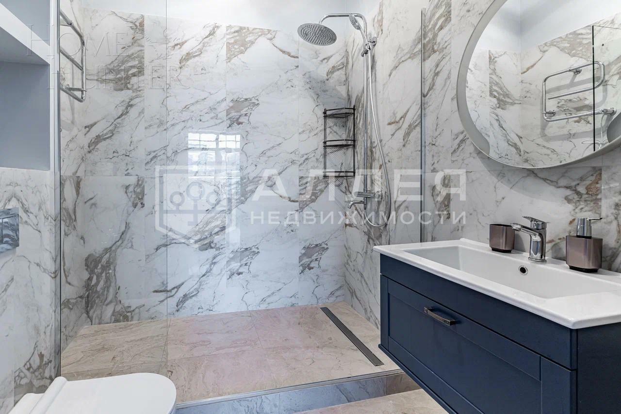 3-этажный коттедж 1 300 м² с отделкой