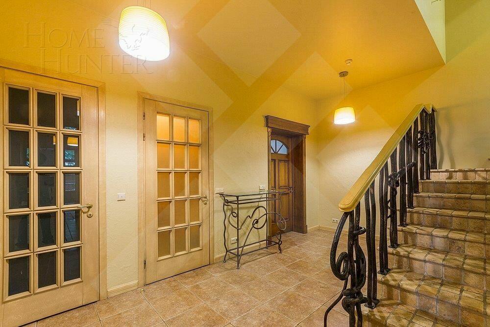 3-УРОВНЕВЫЙ ОСОБНЯК С ОТДЕЛКОЙ 1 040 М² НА 1 ЭТАЖЕ