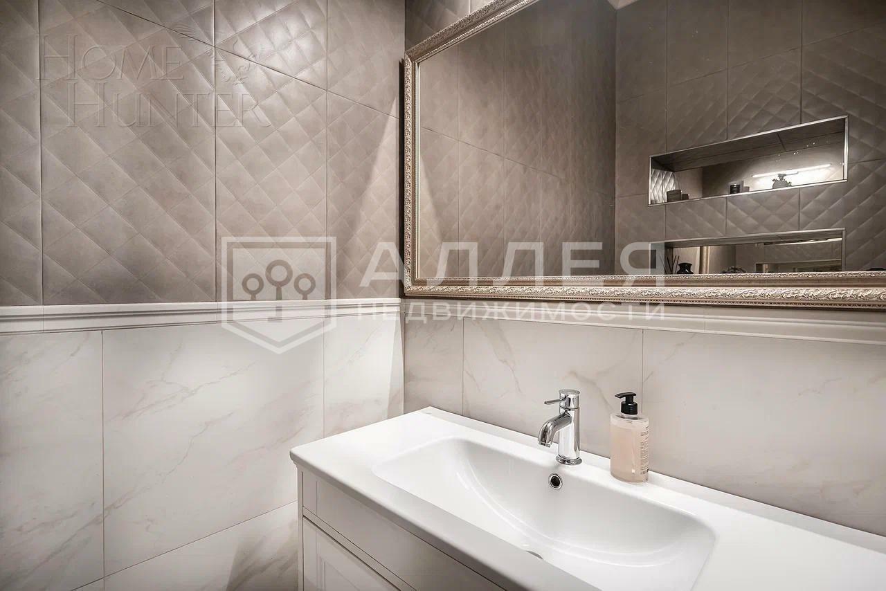 3-этажный коттедж 300 м² с отделкой