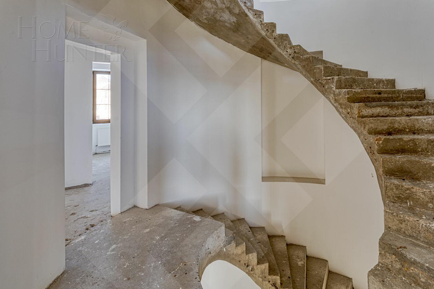 3-этажный коттедж 640 м² без отделки