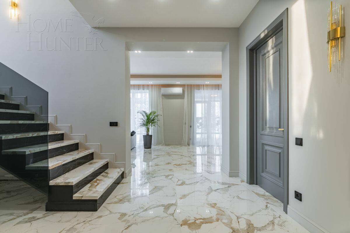 2-этажный коттедж 286 м² с отделкой