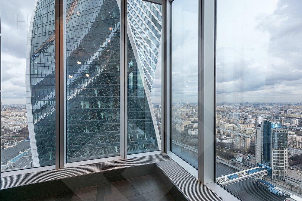 4-КОМН. АПАРТАМЕНТЫ С ОТДЕЛКОЙ 175.2 М² НА 40 ЭТАЖЕ