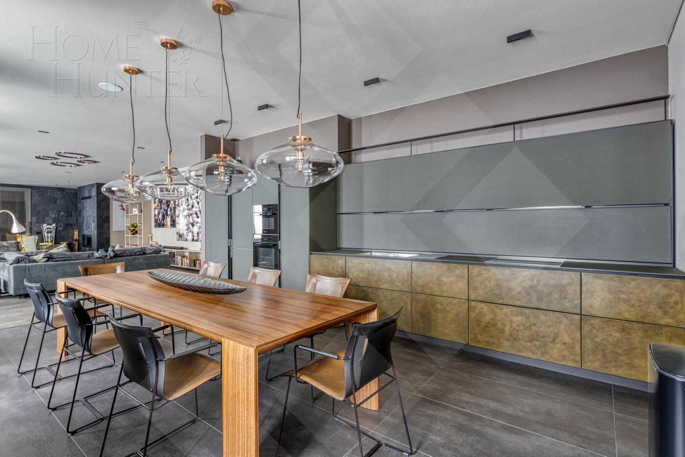 4-КОМН. КВАРТИРА С ОТДЕЛКОЙ 237 М² НА 5 ЭТАЖЕ