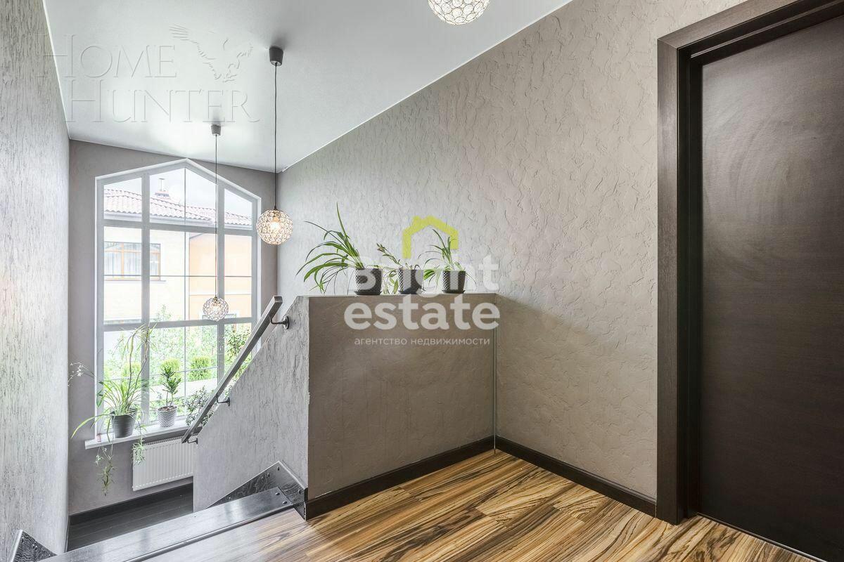 2-этажный коттедж 270 м² с отделкой