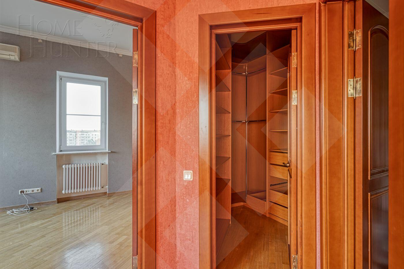 5-КОМН. КВАРТИРА С ОТДЕЛКОЙ 196.1 М² НА 10 ЭТАЖЕ