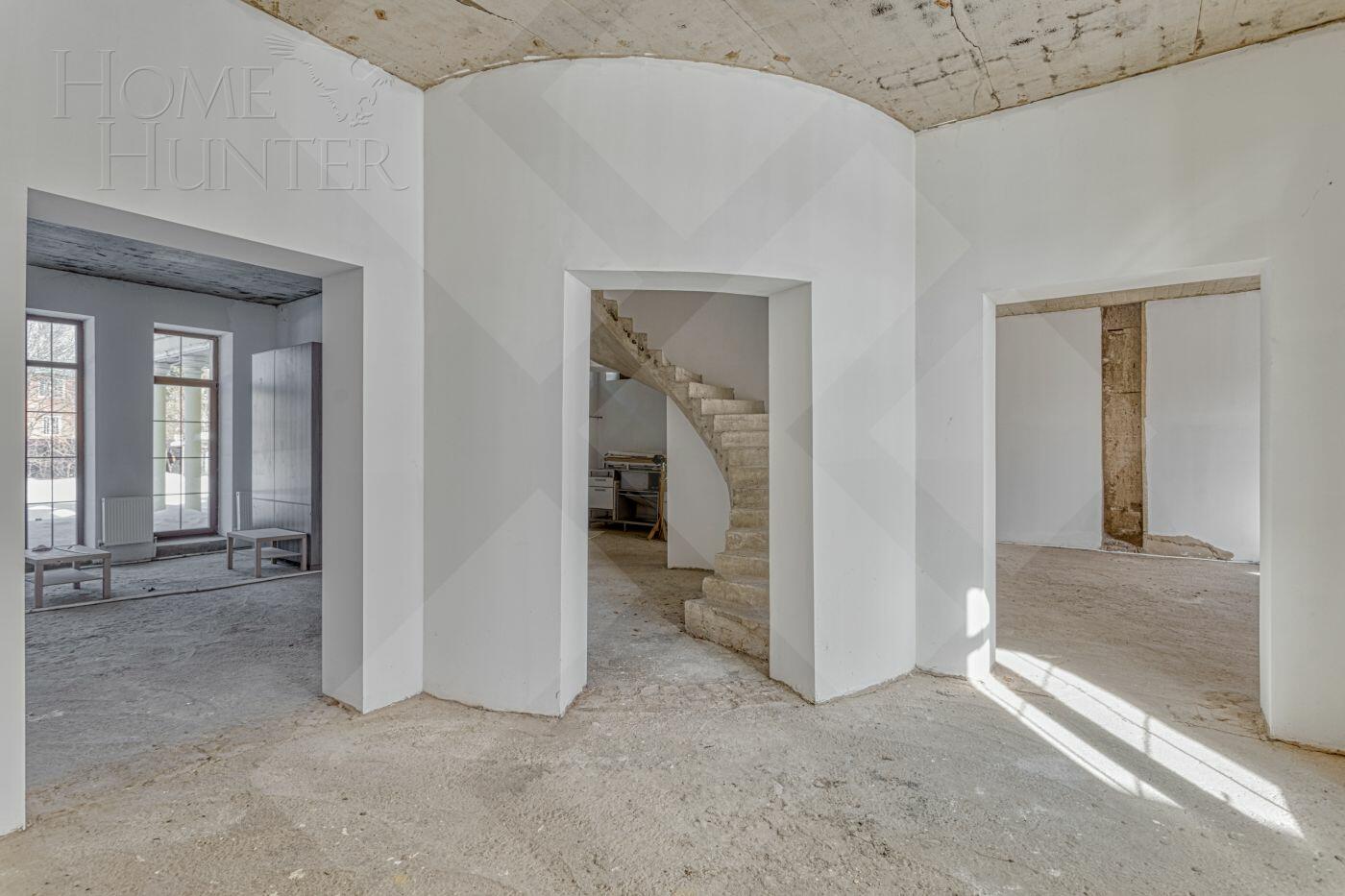 3-этажный коттедж 640 м² без отделки