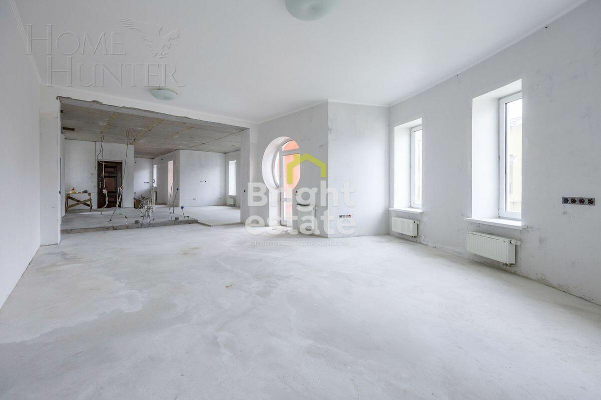 3-этажный таунхаус 316 м² с отделкой