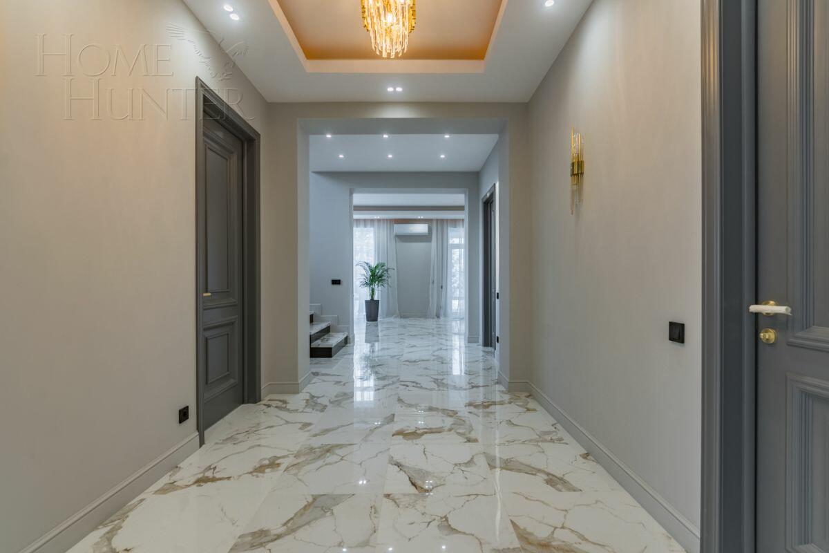 2-этажный коттедж 286 м² с отделкой