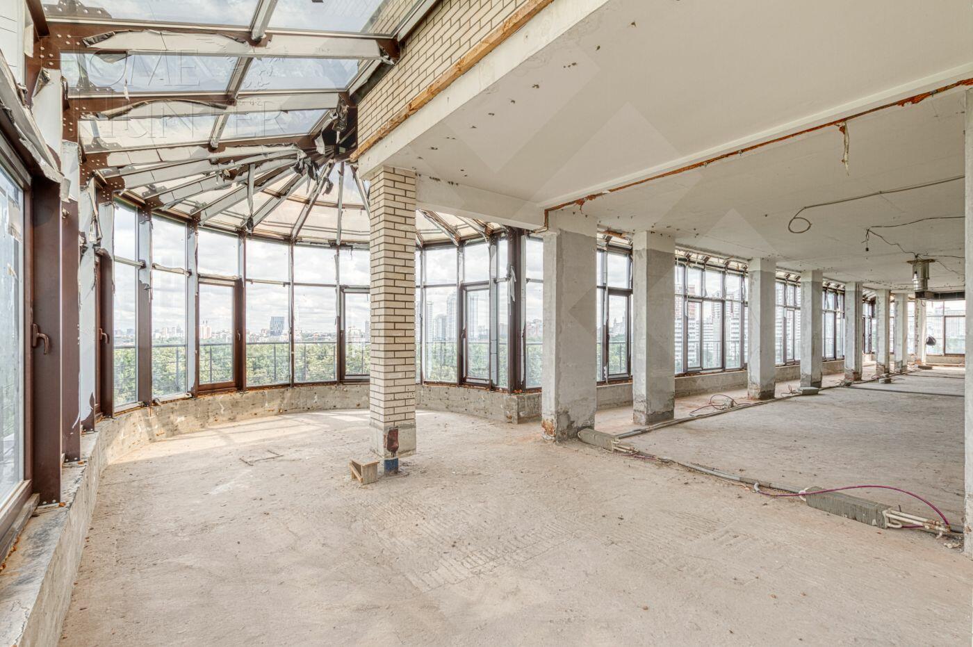 10-КОМН. ПЕНТХАУС БЕЗ ОТДЕЛКИ 690 М² НА 7 ЭТАЖЕ