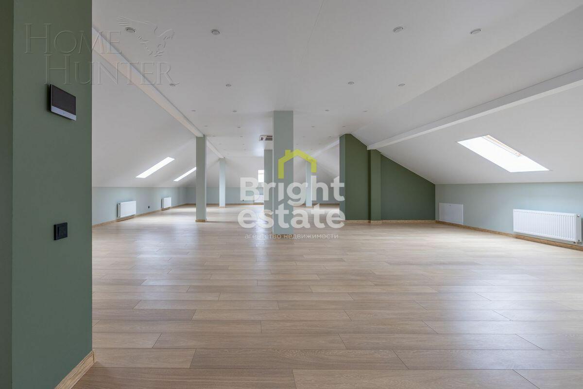 2-этажный коттедж 1 300 м² без отделки