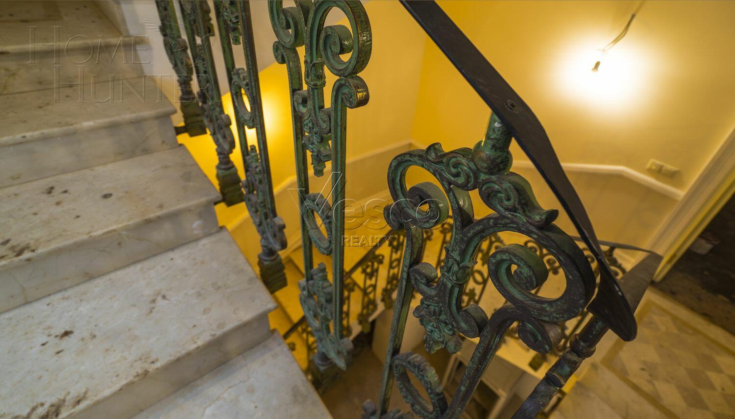 2-этажный коттедж 900 м² с отделкой