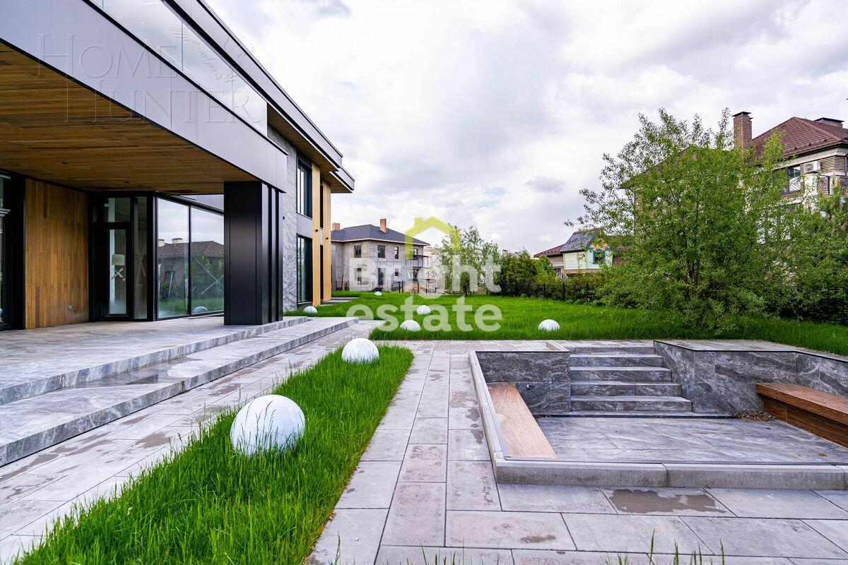 2-этажный коттедж 853.2 м² без отделки