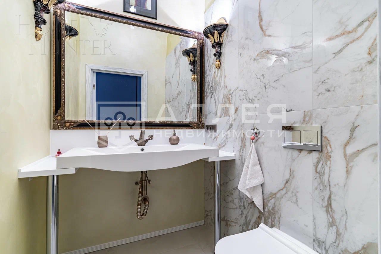 3-этажный коттедж 1 300 м² с отделкой